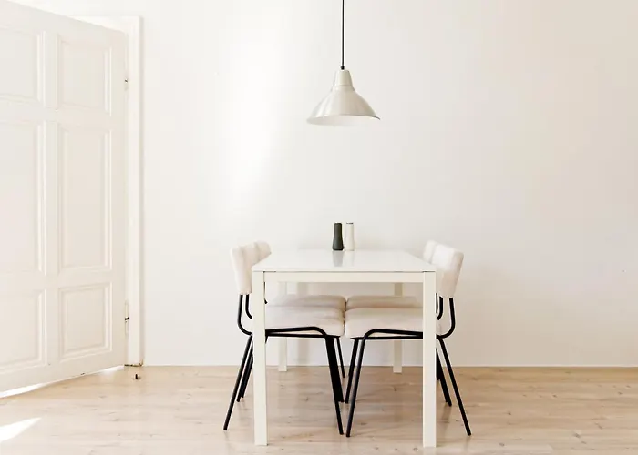 Minimalistic Studio Near Naschmarkt